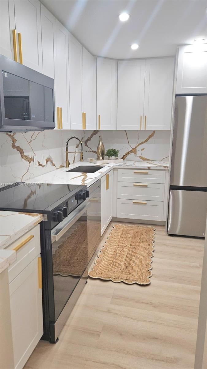 BISCAYA III CONDO - Residential