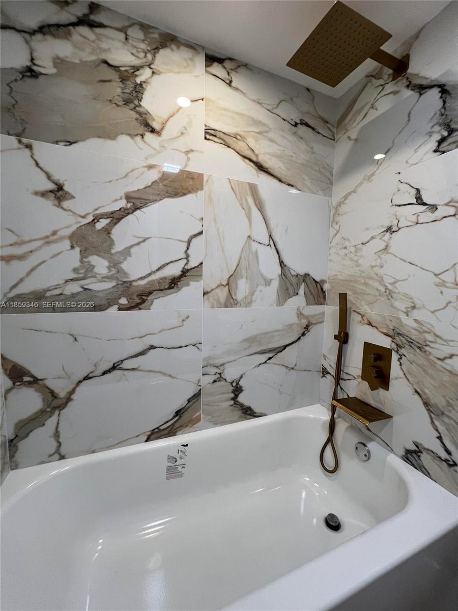 BISCAYA III CONDO - Residential