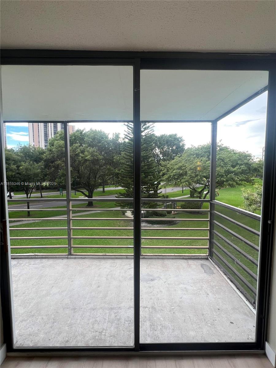 BISCAYA III CONDO - Residential