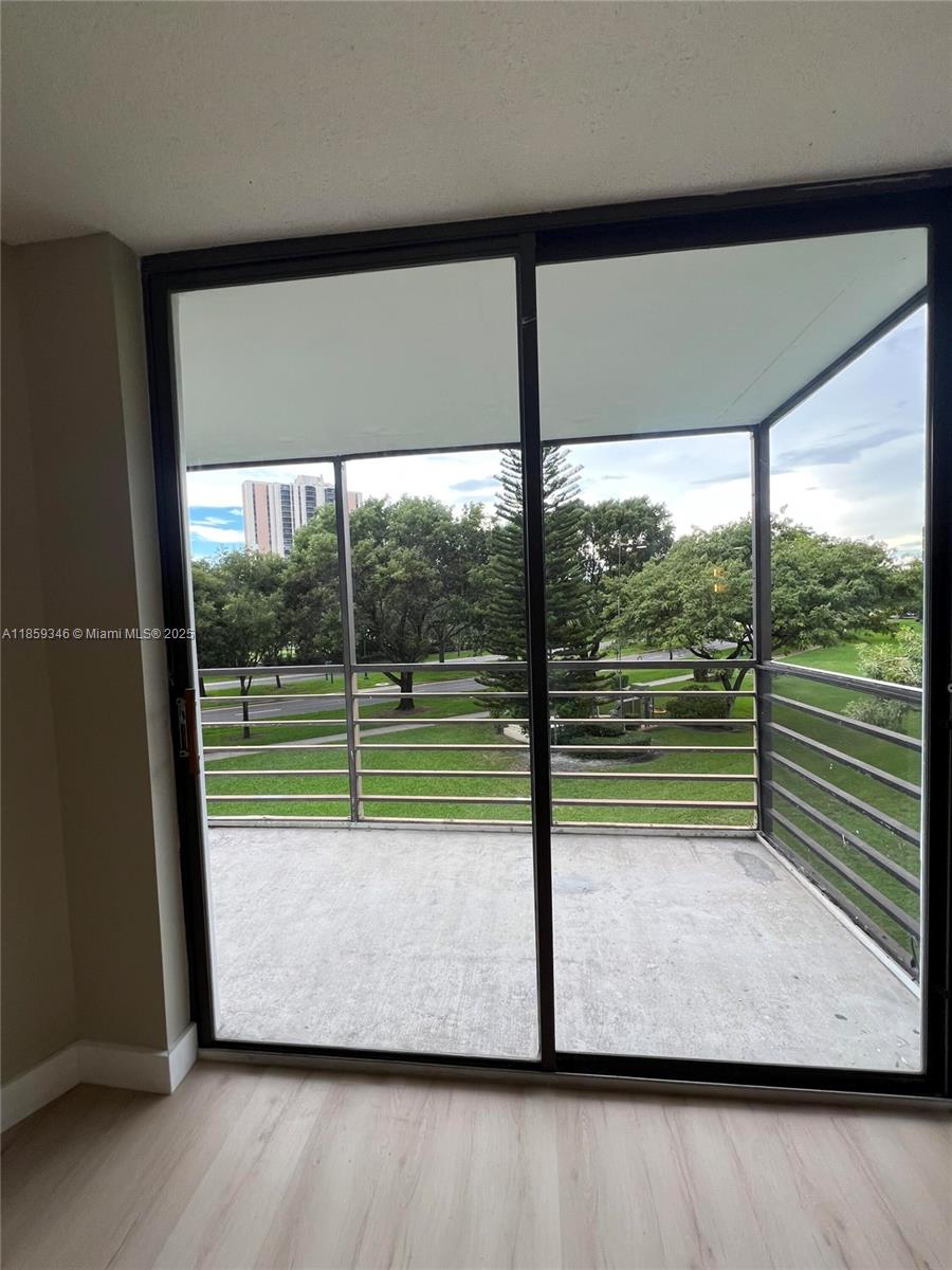 BISCAYA III CONDO - Residential