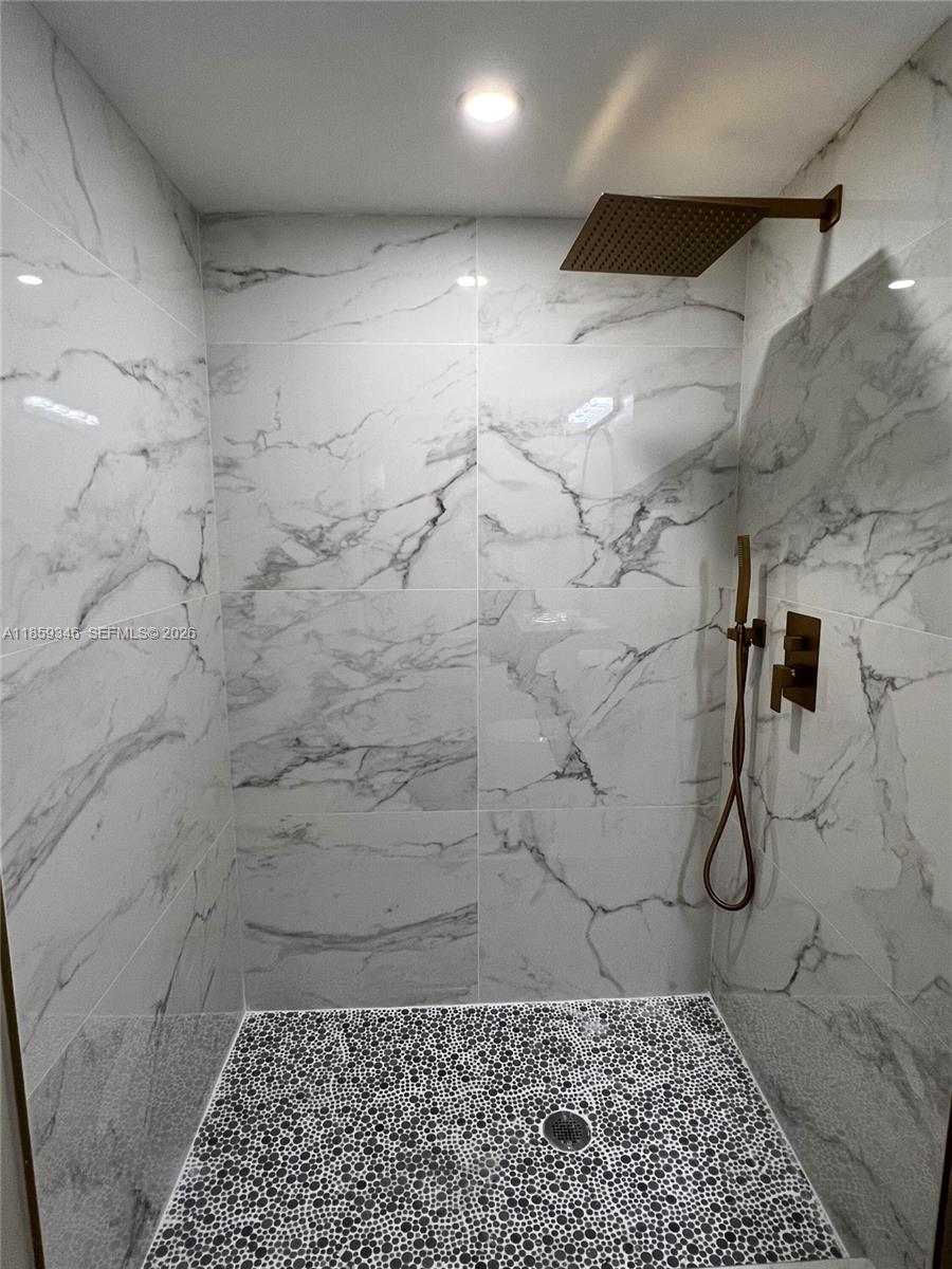 BISCAYA III CONDO - Residential