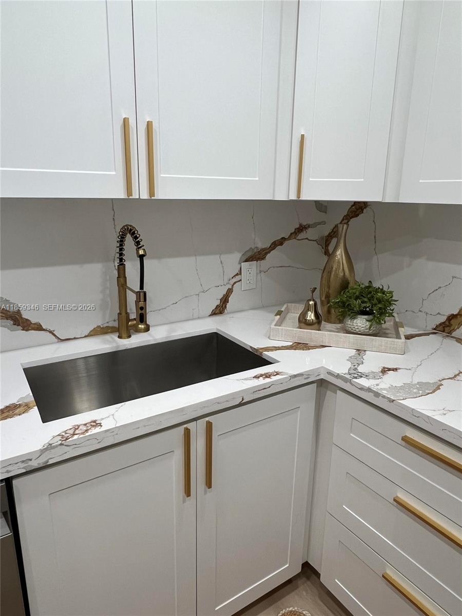 BISCAYA III CONDO - Residential