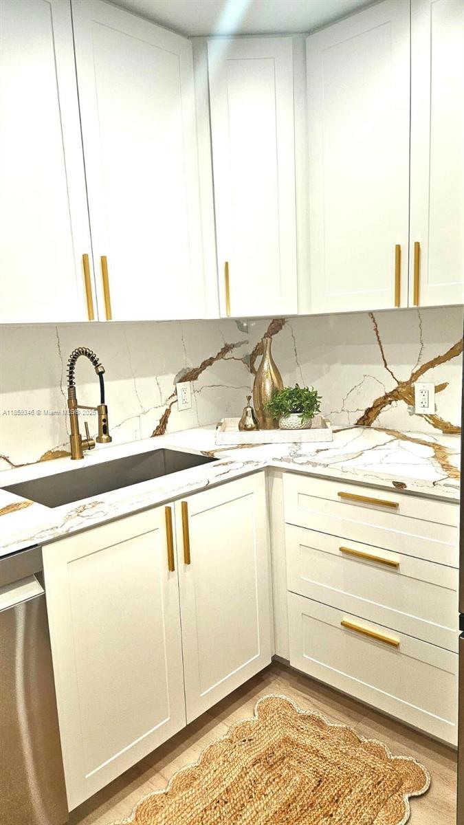 BISCAYA III CONDO - Residential