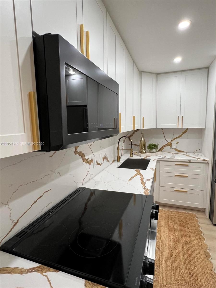 BISCAYA III CONDO - Residential