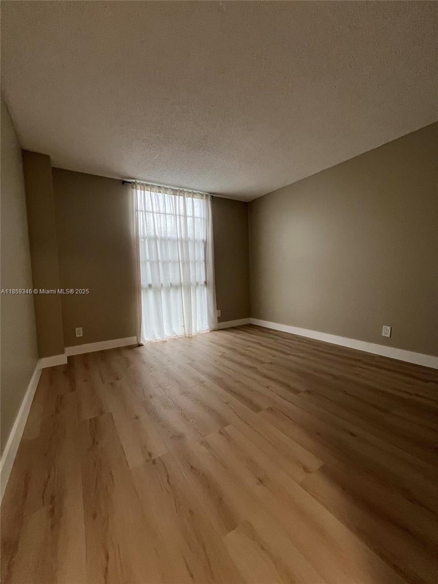 BISCAYA III CONDO - Residential