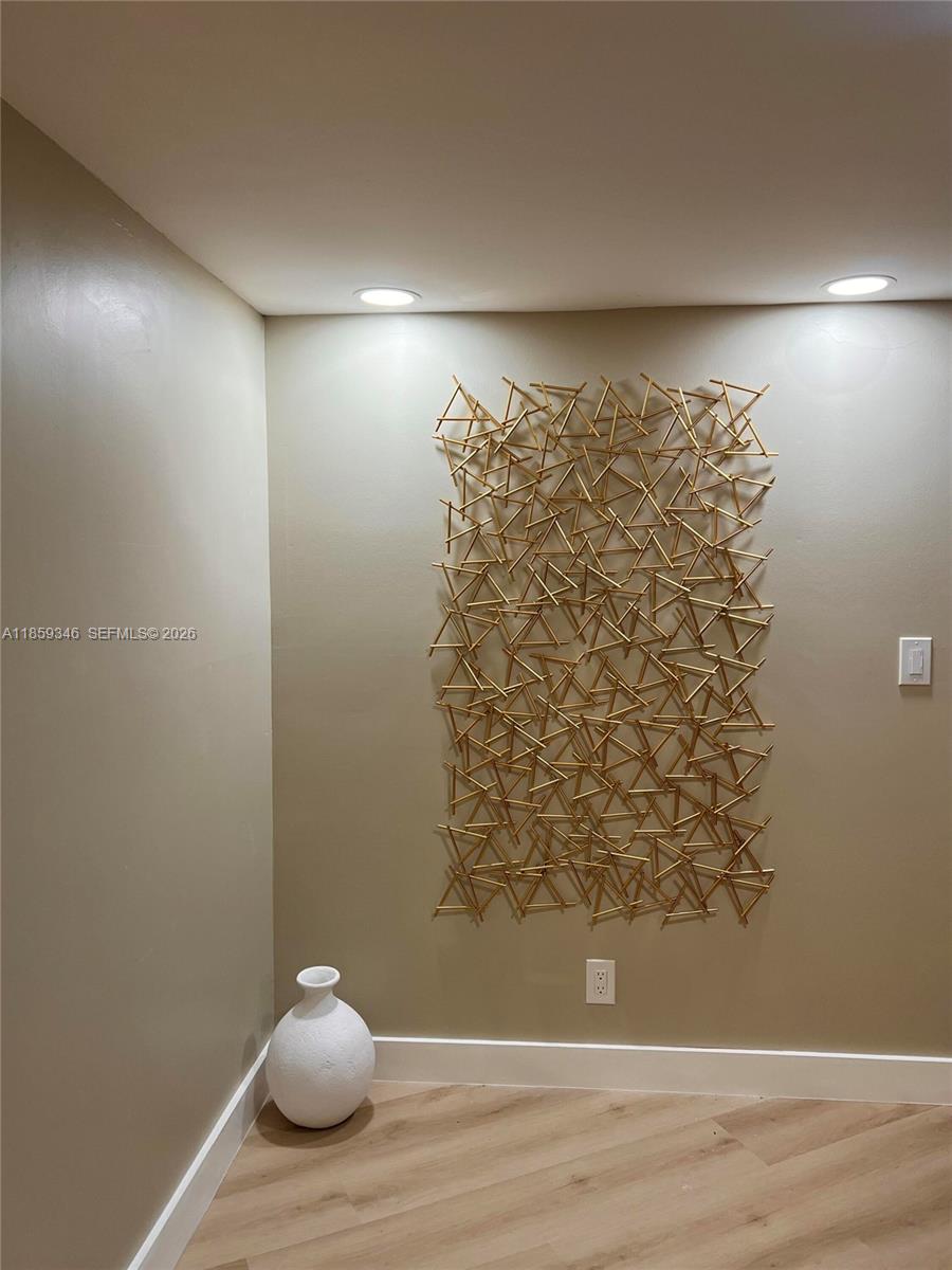 BISCAYA III CONDO - Residential