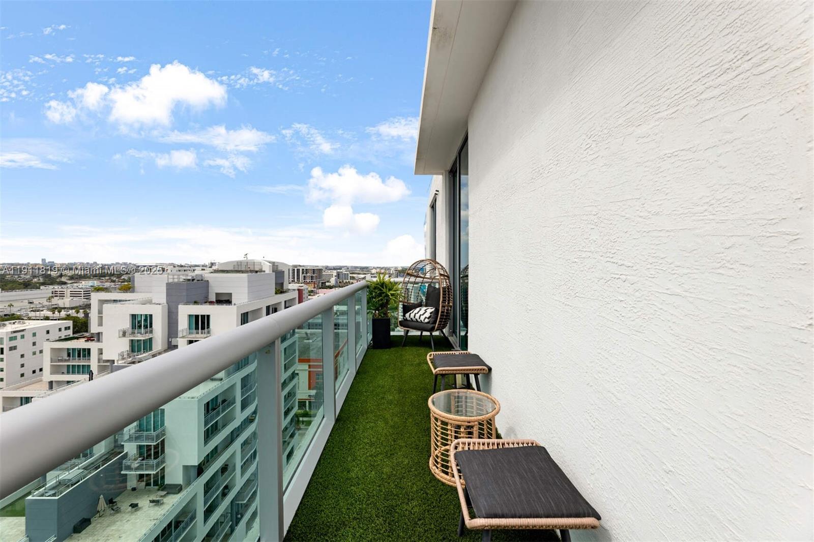 GALLERY ART CONDO - Residential Lease