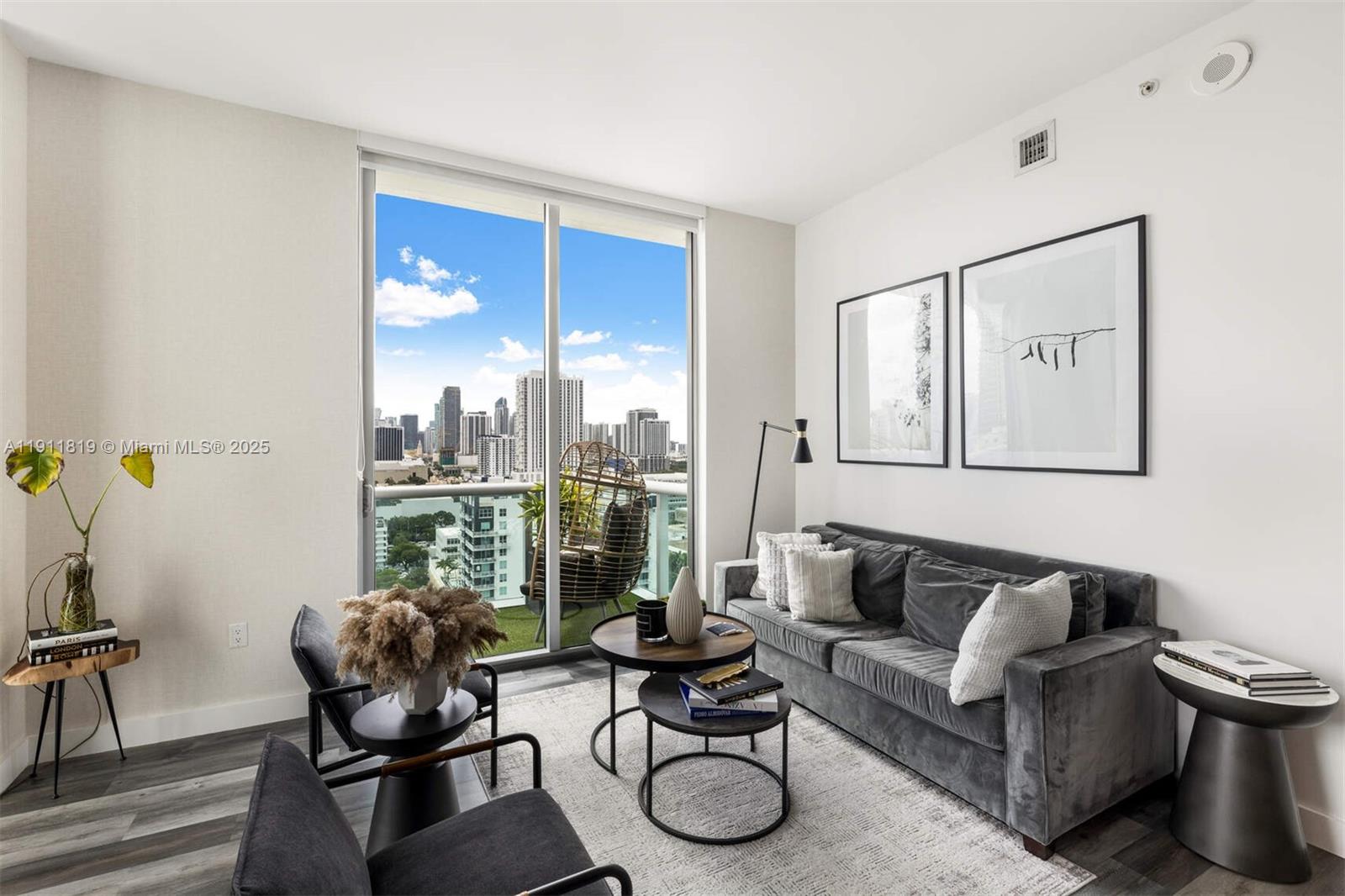 GALLERY ART CONDO - Residential Lease