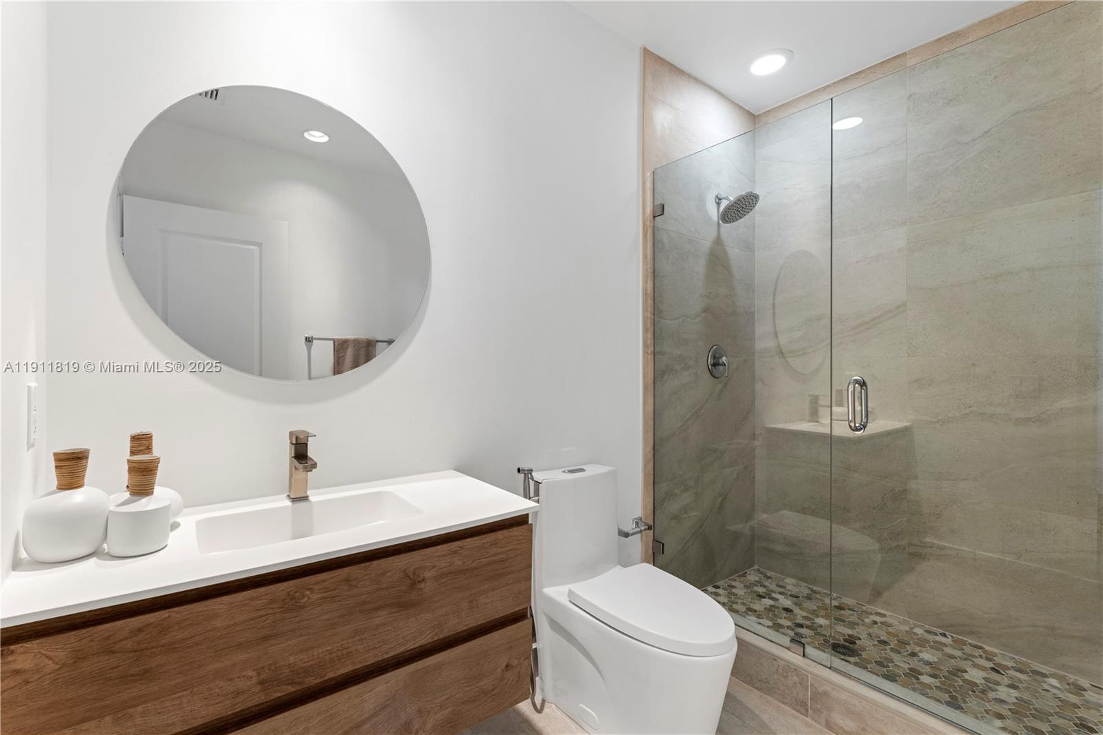 GALLERY ART CONDO - Residential Lease