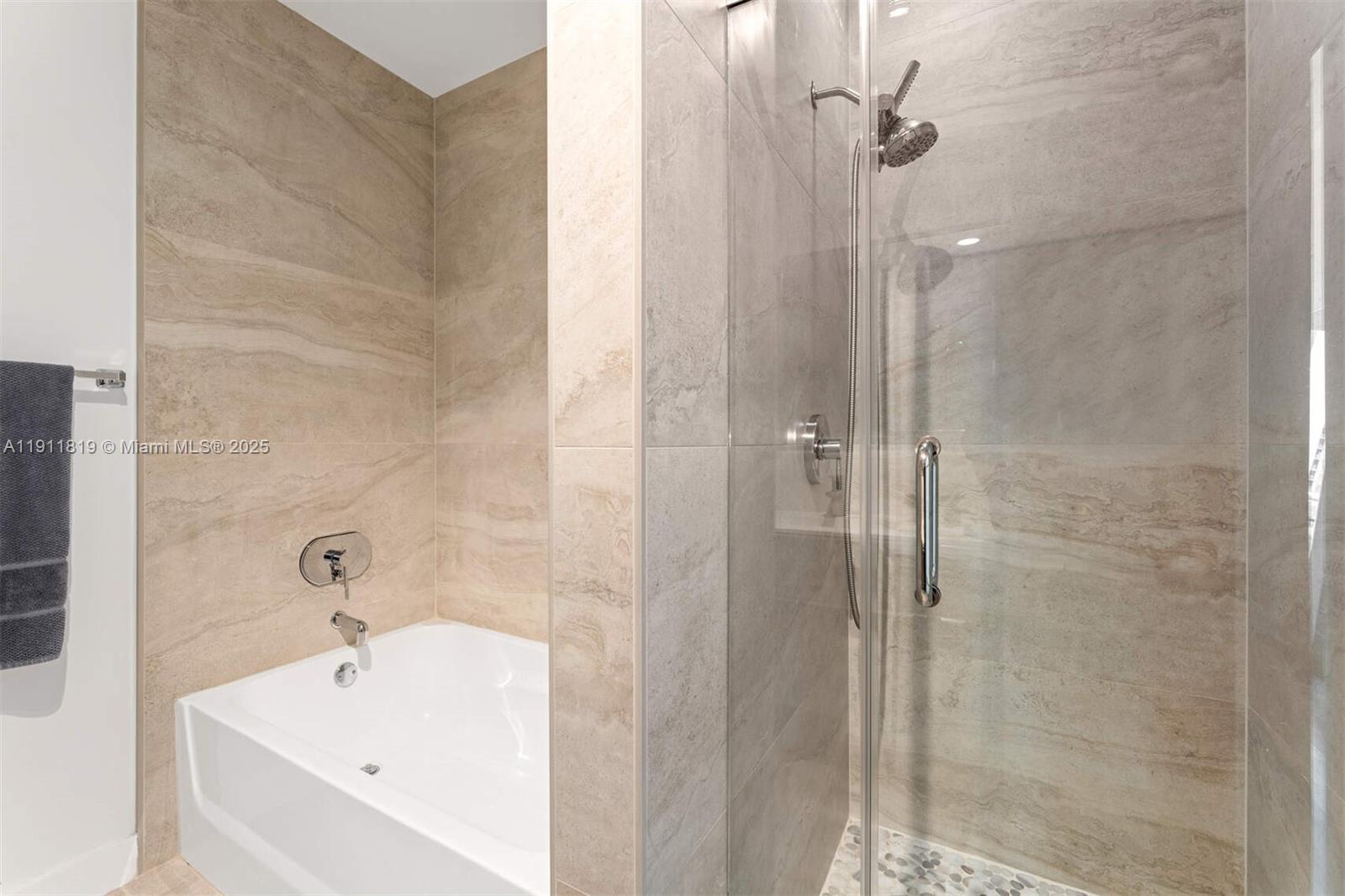 GALLERY ART CONDO - Residential Lease