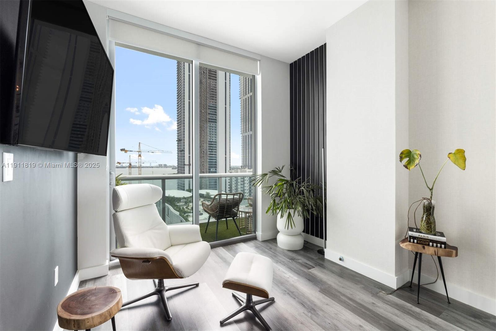 GALLERY ART CONDO - Residential Lease