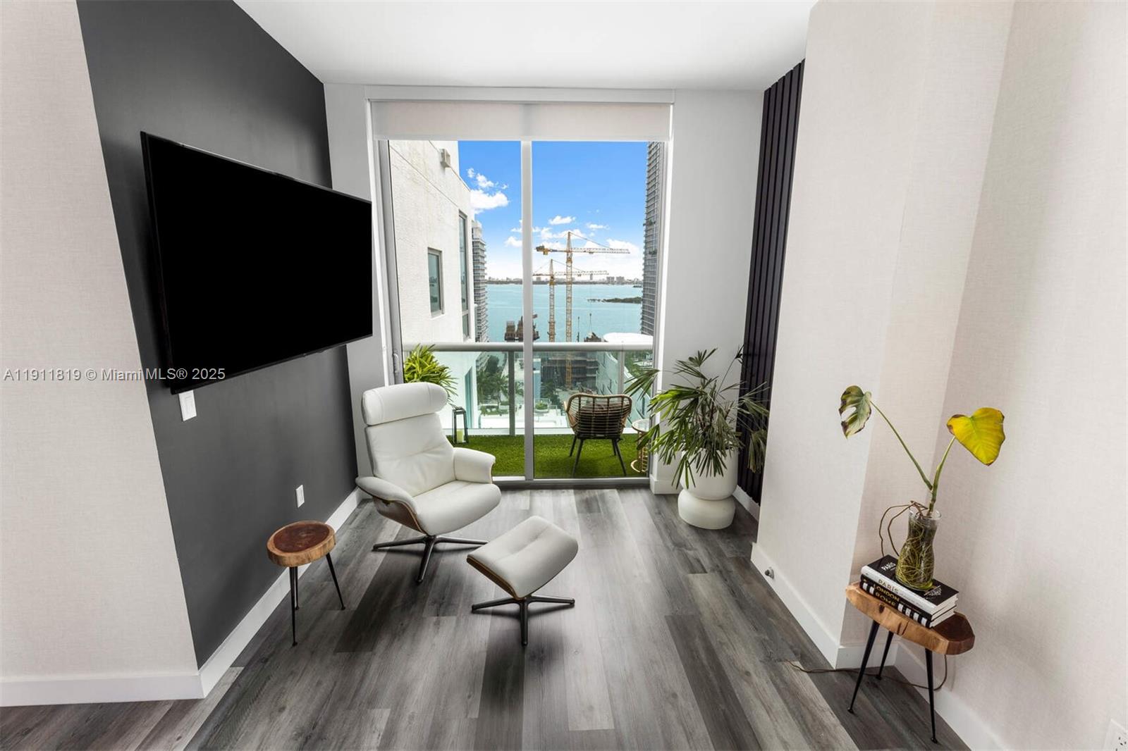 GALLERY ART CONDO - Residential Lease