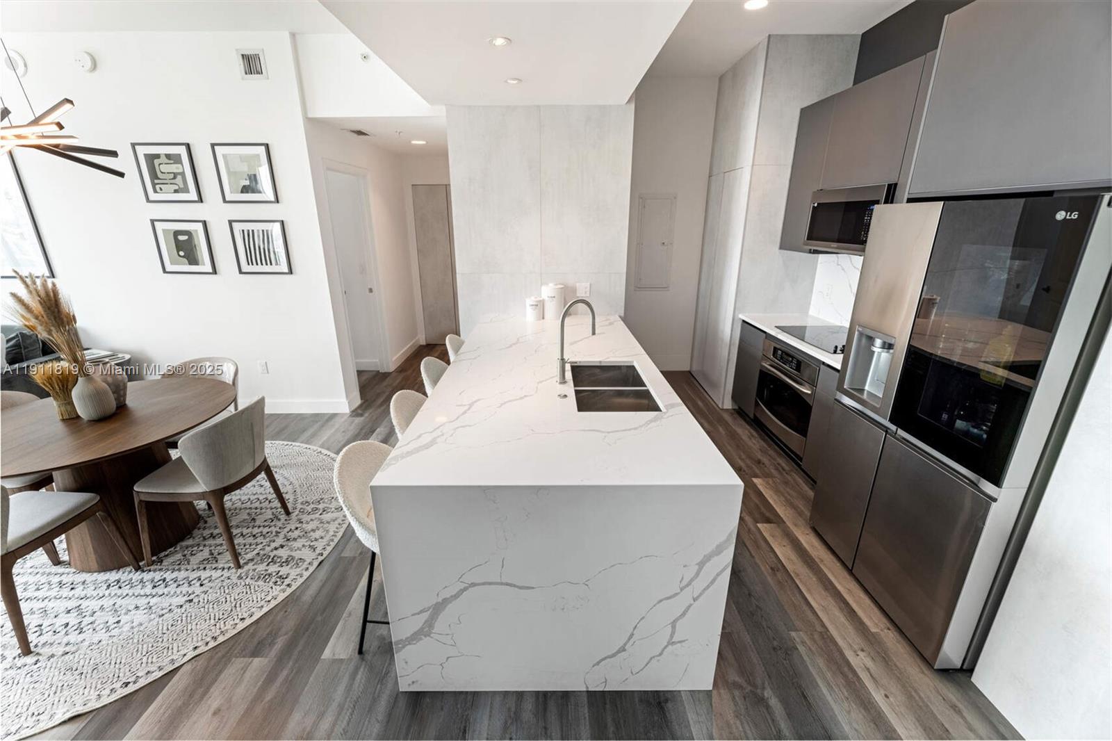 GALLERY ART CONDO - Residential Lease