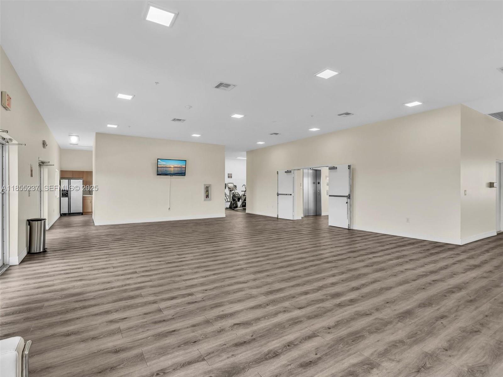 SEYBOLD POINTE CONDO - Residential