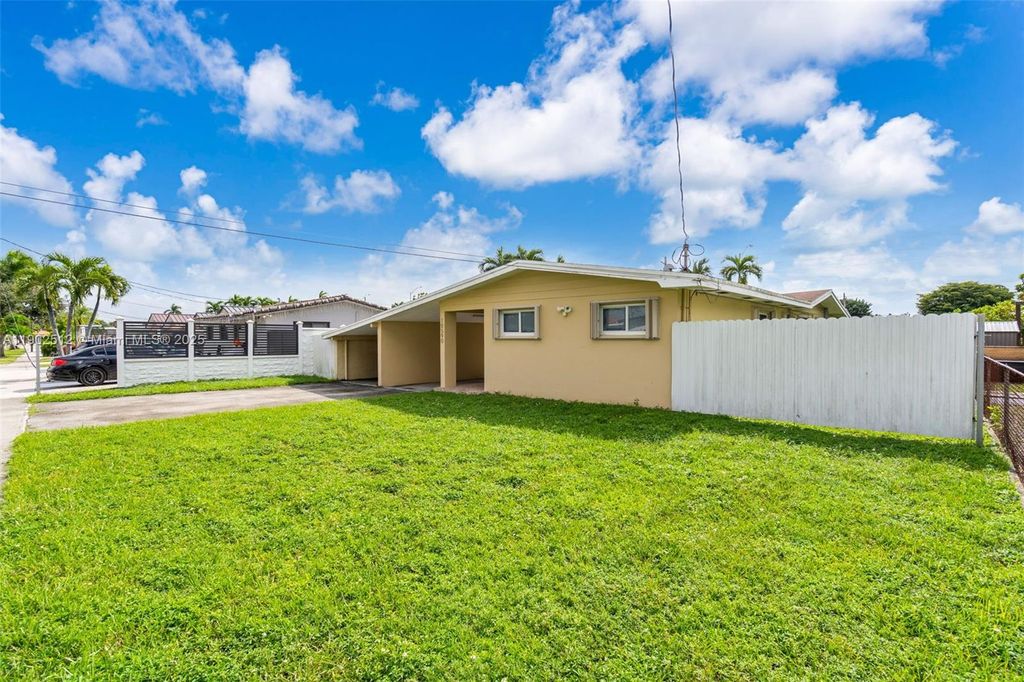 Photo of 10590 SW 7th Ter, Sweetwater, FL 33174 (MLS # A11902512)