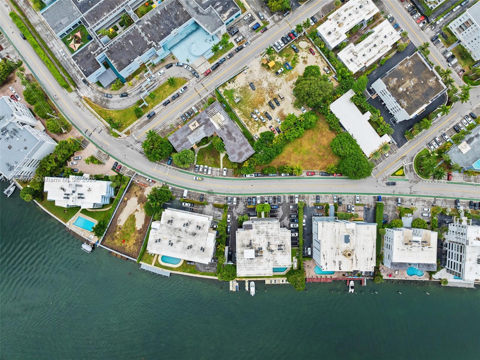 HARBOUR POINT CONDO - Residential