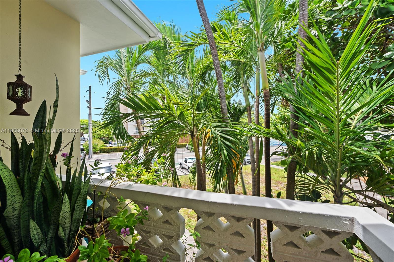 HARBOUR POINT CONDO - Residential