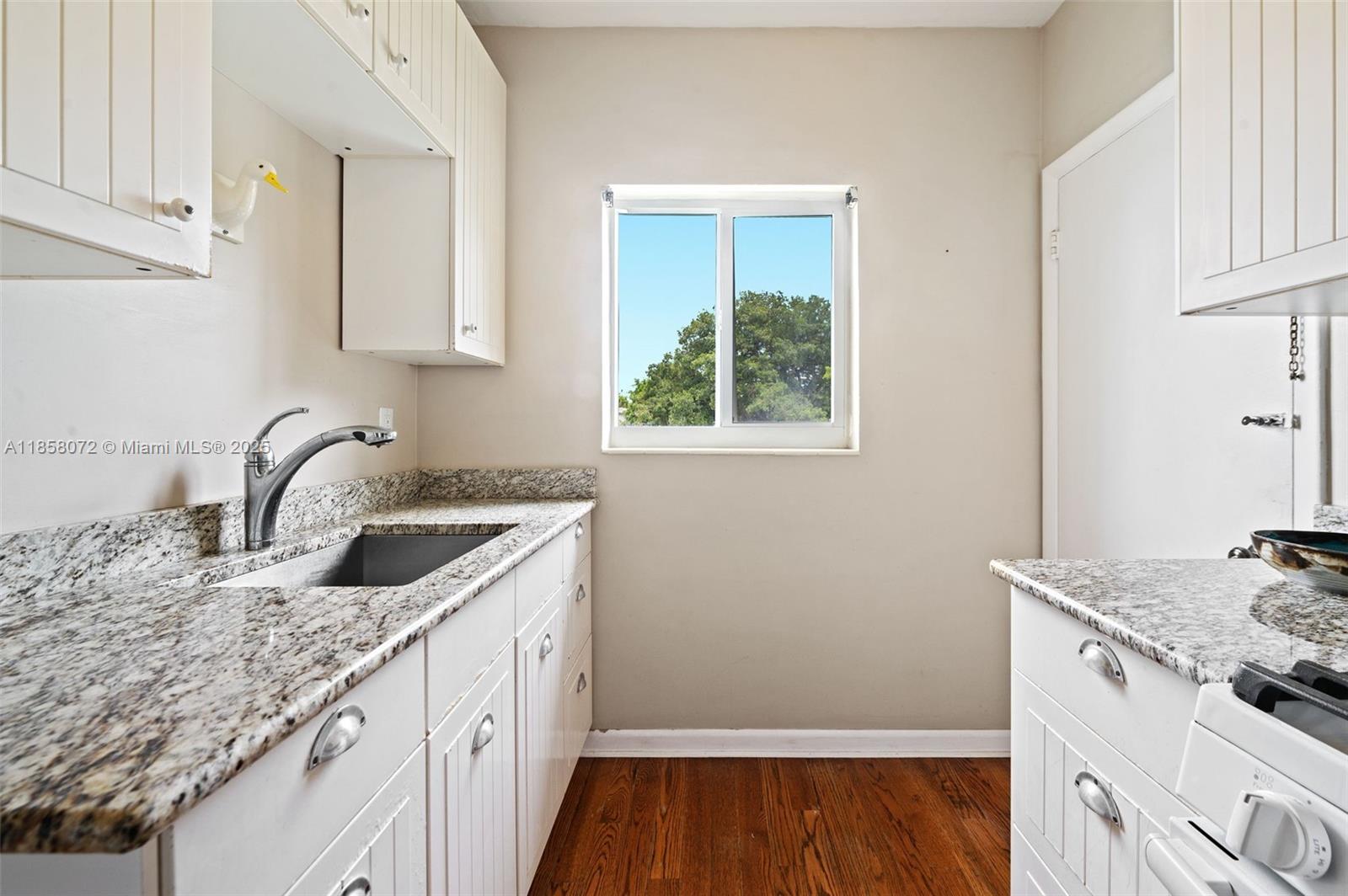 HARBOUR POINT CONDO - Residential