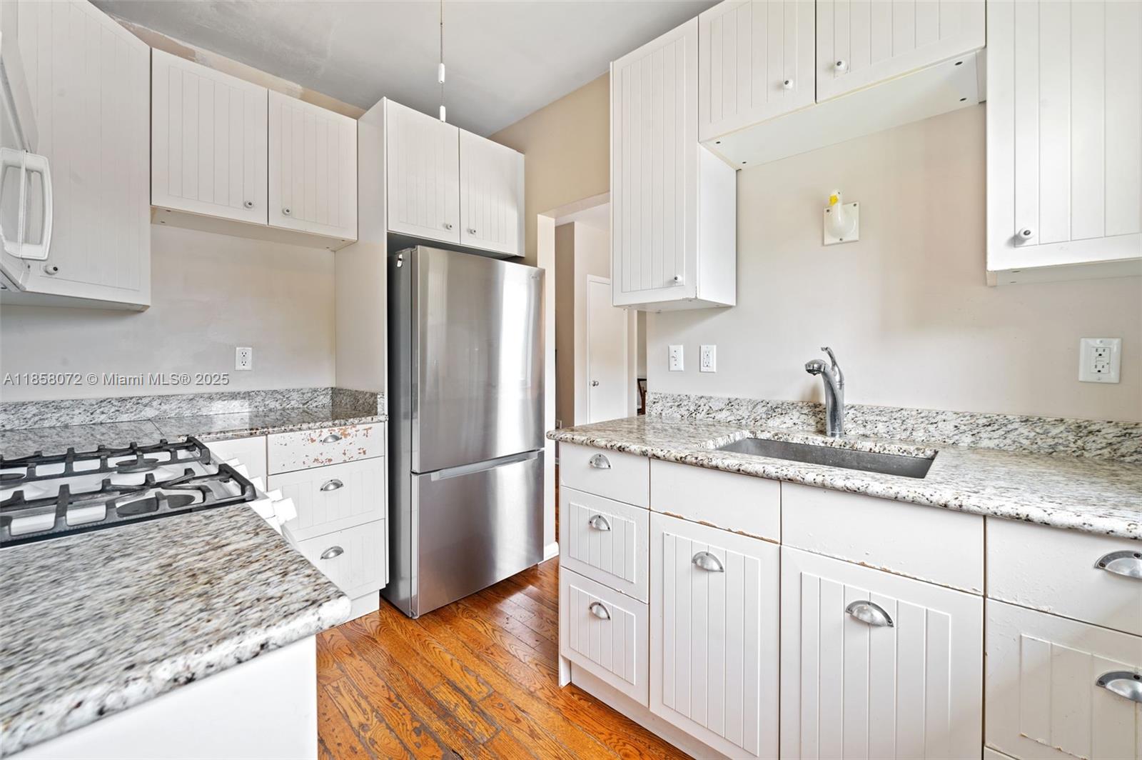 HARBOUR POINT CONDO - Residential