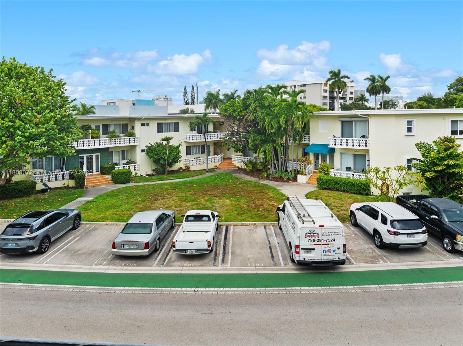 HARBOUR POINT CONDO - Residential