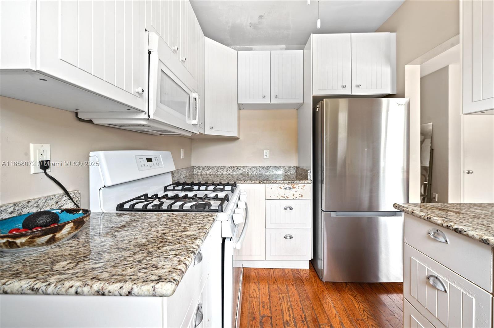 HARBOUR POINT CONDO - Residential