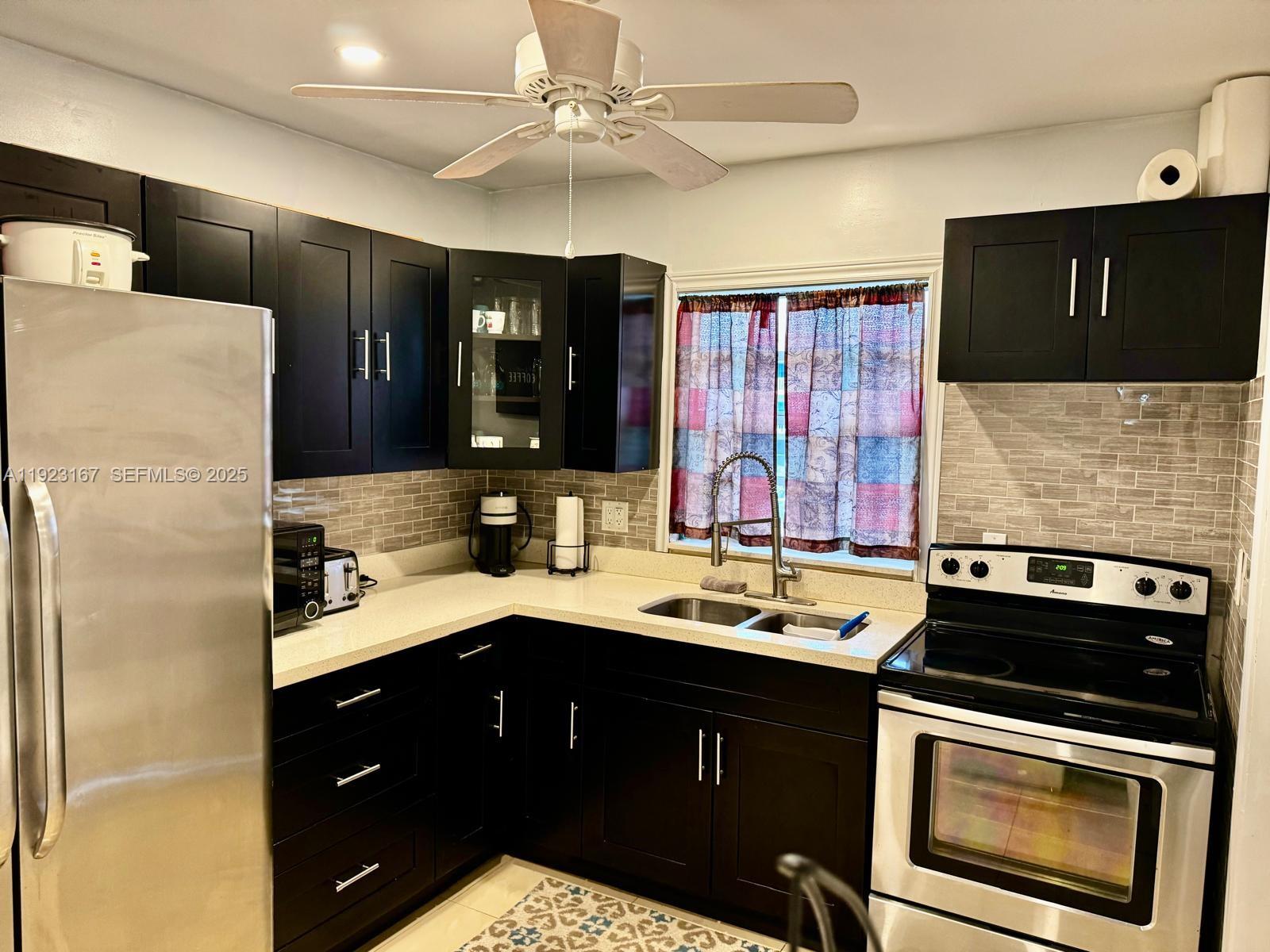 BEVERLY HILLS CONDO NUMBE - Residential Lease