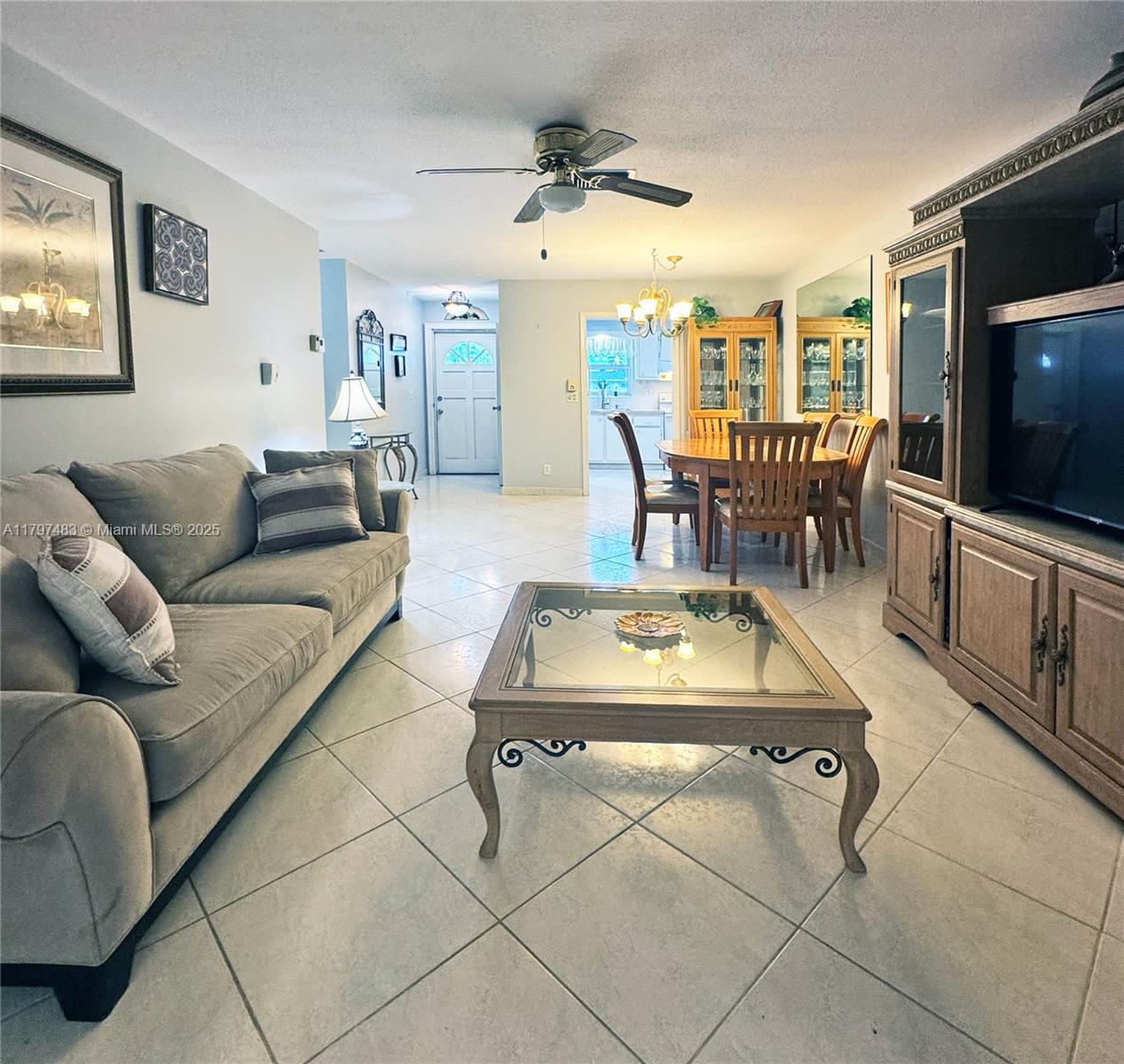 CRESTHAVEN VILLAS - Residential