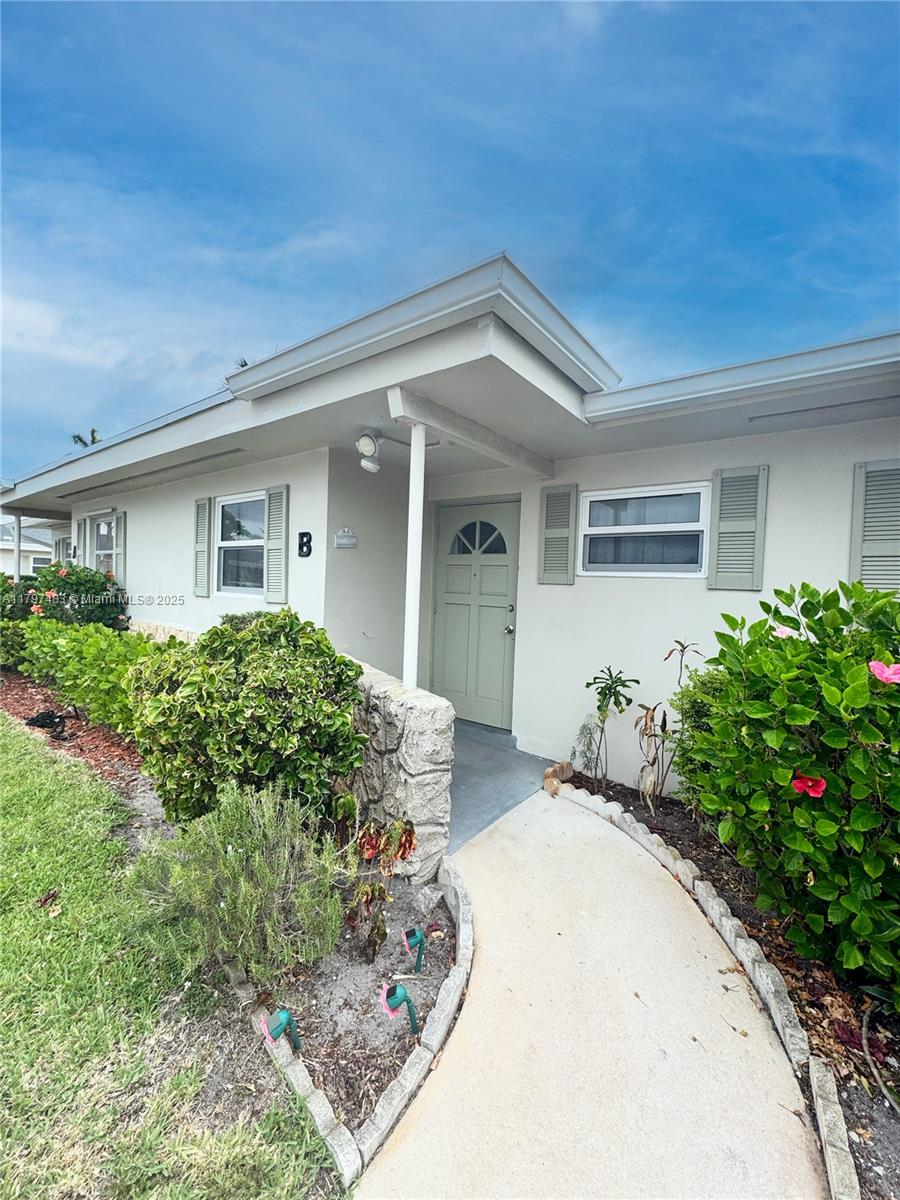 CRESTHAVEN VILLAS - Residential