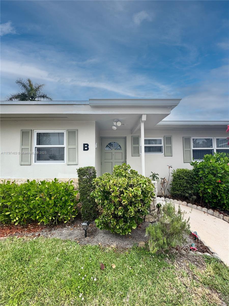 CRESTHAVEN VILLAS - Residential