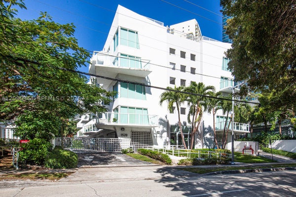 1528 BRICKELL AVE APT 109, MIAMI, FL 33129 - Image c2a8a92f50658f98094839fbb0e2bee4/2749087624