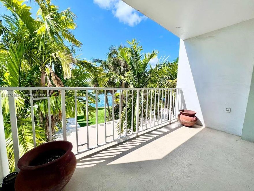 This beautiful, bright 2-bedroom, 2-bath unit at the prestigious Arlen House in Sunny Isles just steps from the beach, offering expansive interiors, a balcony with Intracoastal views, and a newly renovated kitchen and bathrooms. The residence features marble and vinyl flooring, ample closets, and modern finishes throughout. Enjoy resort-style amenities including a heated pool, gym, tennis courts, business center, restaurant, valet parking, 24-hour security,Pool overlooking the Intracoastal, game room, internet access, reading area, beauty salon, spa, children's room, sauna, supermarket, social room, Laundry on each floor. Maintenance includes A/C, water, internet, and cable. Perfectly located near Aventura Mall, Bal Harbour Shops, this unit is an excellent home or investment opportunity.