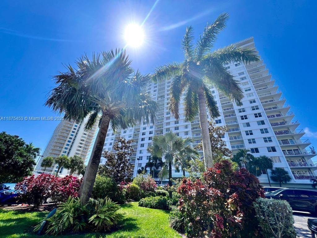 This beautiful, bright 2-bedroom, 2-bath unit at the prestigious Arlen House in Sunny Isles just steps from the beach, offering expansive interiors, a balcony with Intracoastal views, and a newly renovated kitchen and bathrooms. The residence features marble and vinyl flooring, ample closets, and modern finishes throughout. Enjoy resort-style amenities including a heated pool, gym, tennis courts, business center, restaurant, valet parking, 24-hour security,Pool overlooking the Intracoastal, game room, internet access, reading area, beauty salon, spa, children's room, sauna, supermarket, social room, Laundry on each floor. Maintenance includes A/C, water, internet, and cable. Perfectly located near Aventura Mall, Bal Harbour Shops, this unit is an excellent home or investment opportunity.