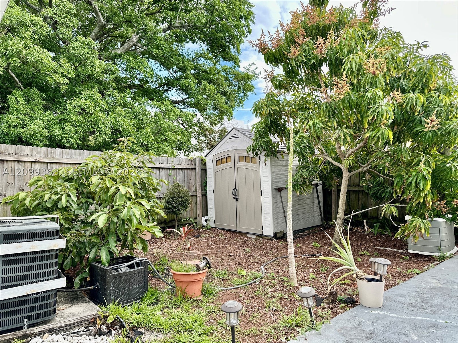 1284 NW 39 ST