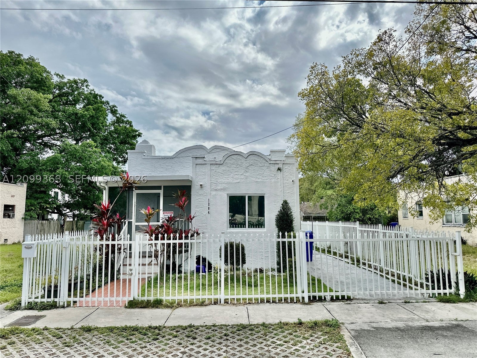 1284 NW 39 ST