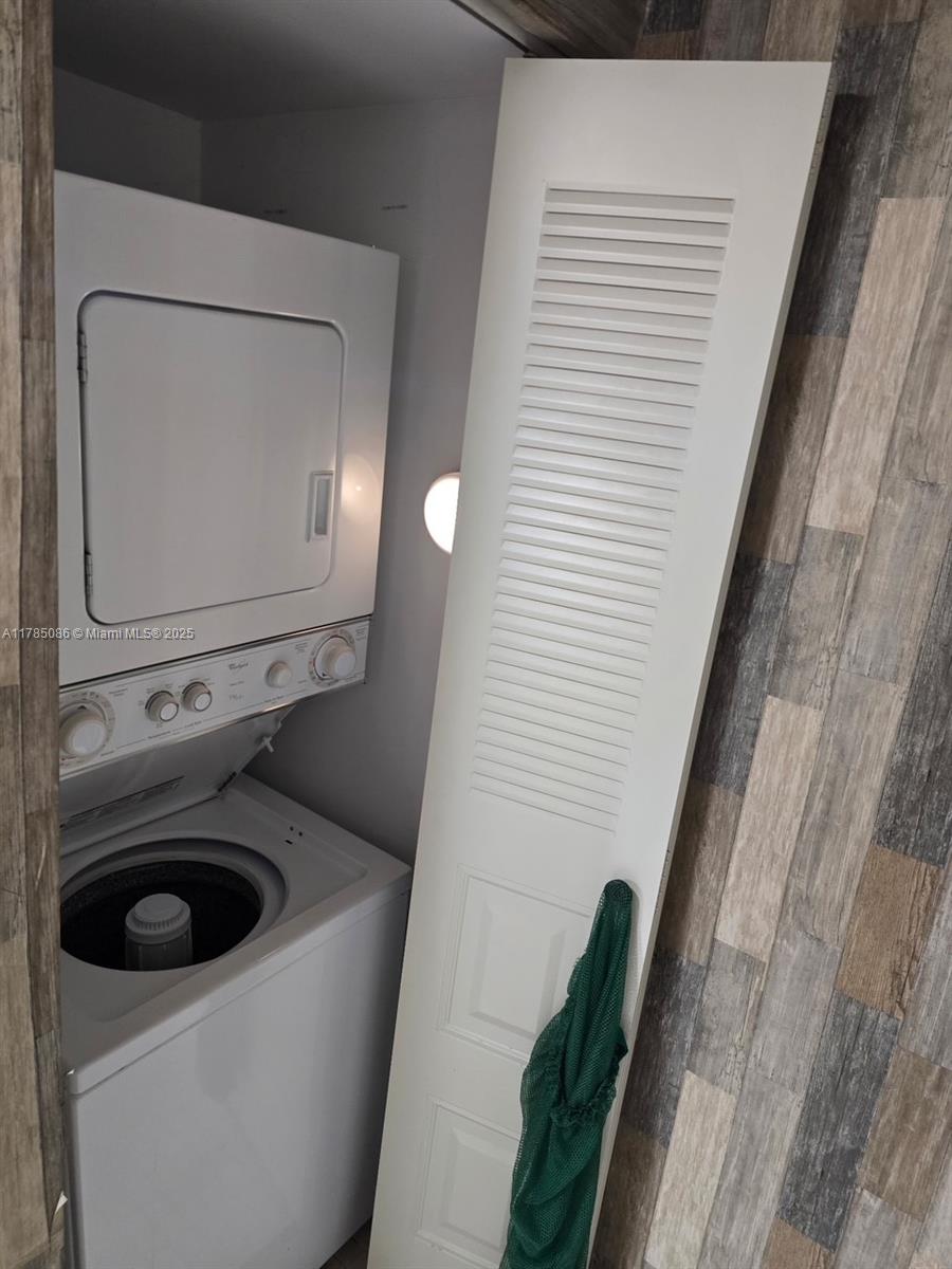 CAMBRIDGE AT CENTURY - Residential