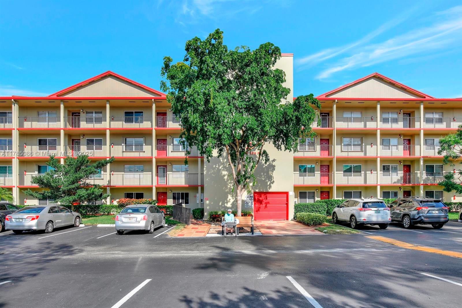 901 Sw 128th Ter 407A, Pembroke Pines, Miami-Dade County, Florida - 1 Bedrooms  
2 Bathrooms - 