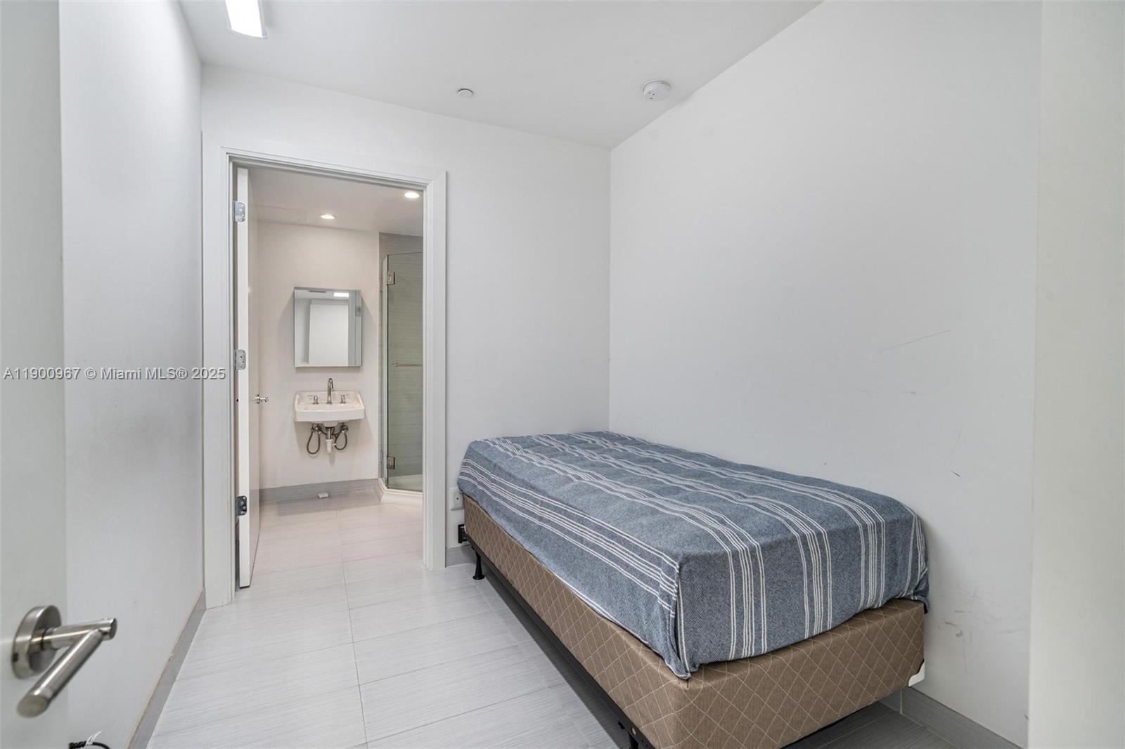 ALTOS DEL MAR NO. 5 - Residential