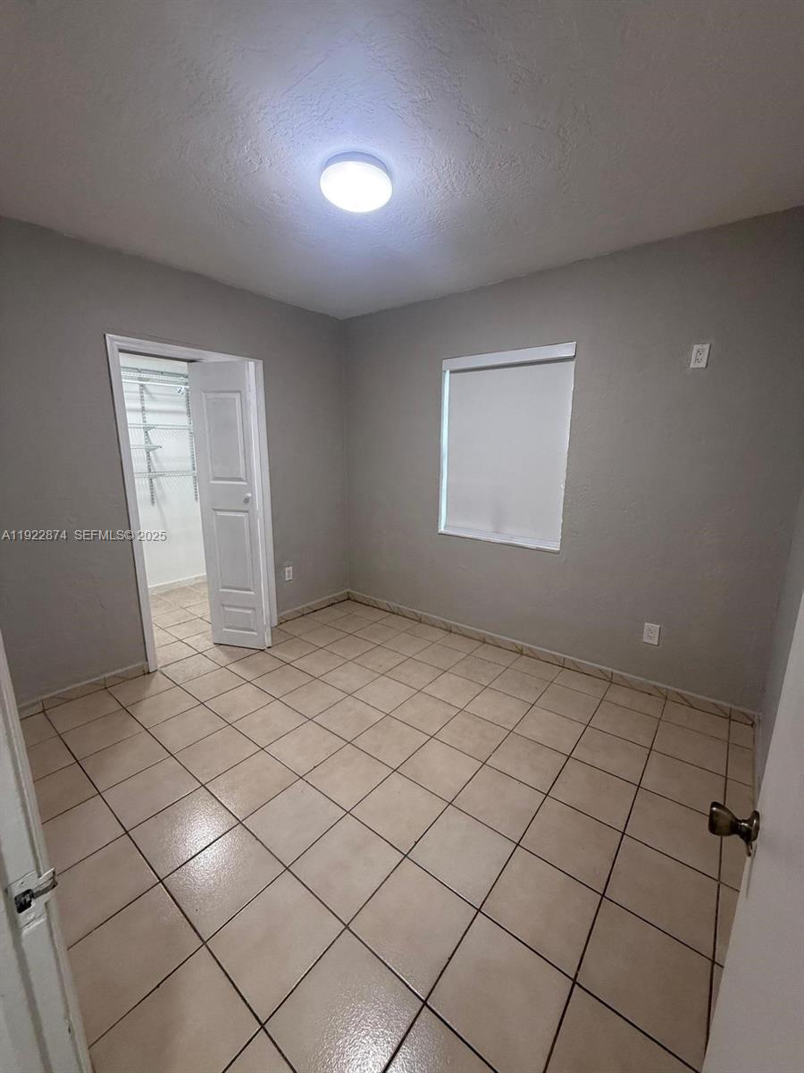 GRAPELAND HEIGHTS - Residential Lease