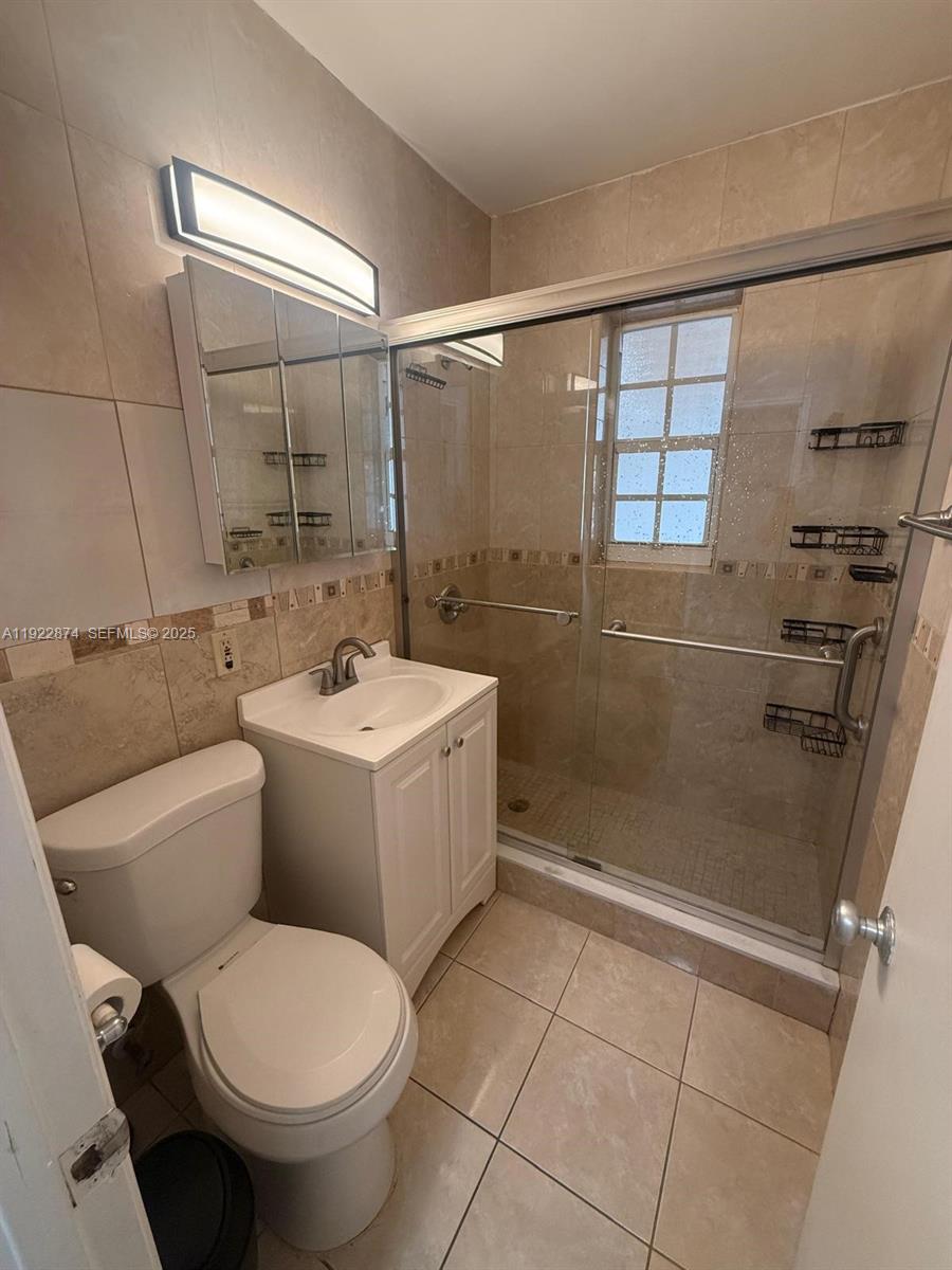 GRAPELAND HEIGHTS - Residential Lease