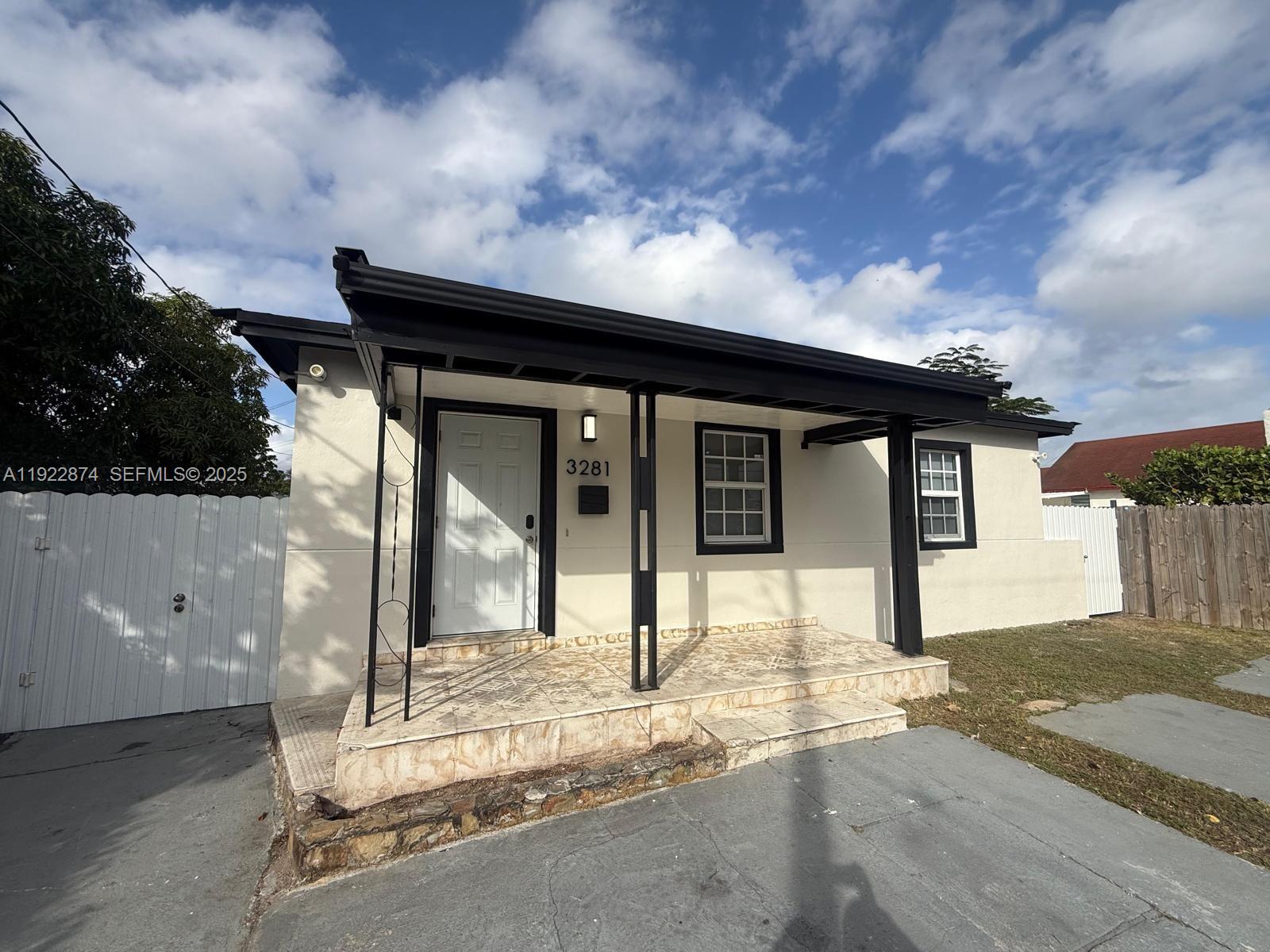 GRAPELAND HEIGHTS - Residential Lease