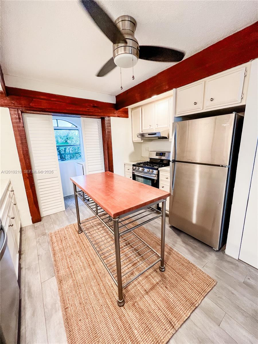 320 W 55th St 1