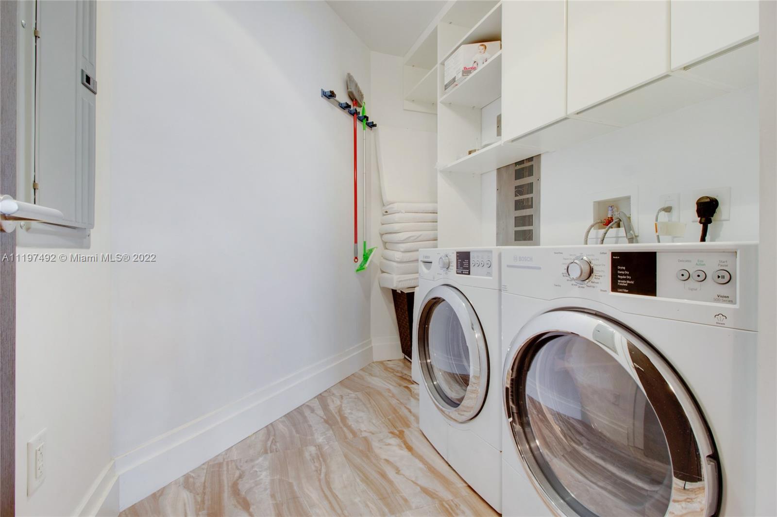 BAL HARBOUR CENTER CONDO - Residential Lease