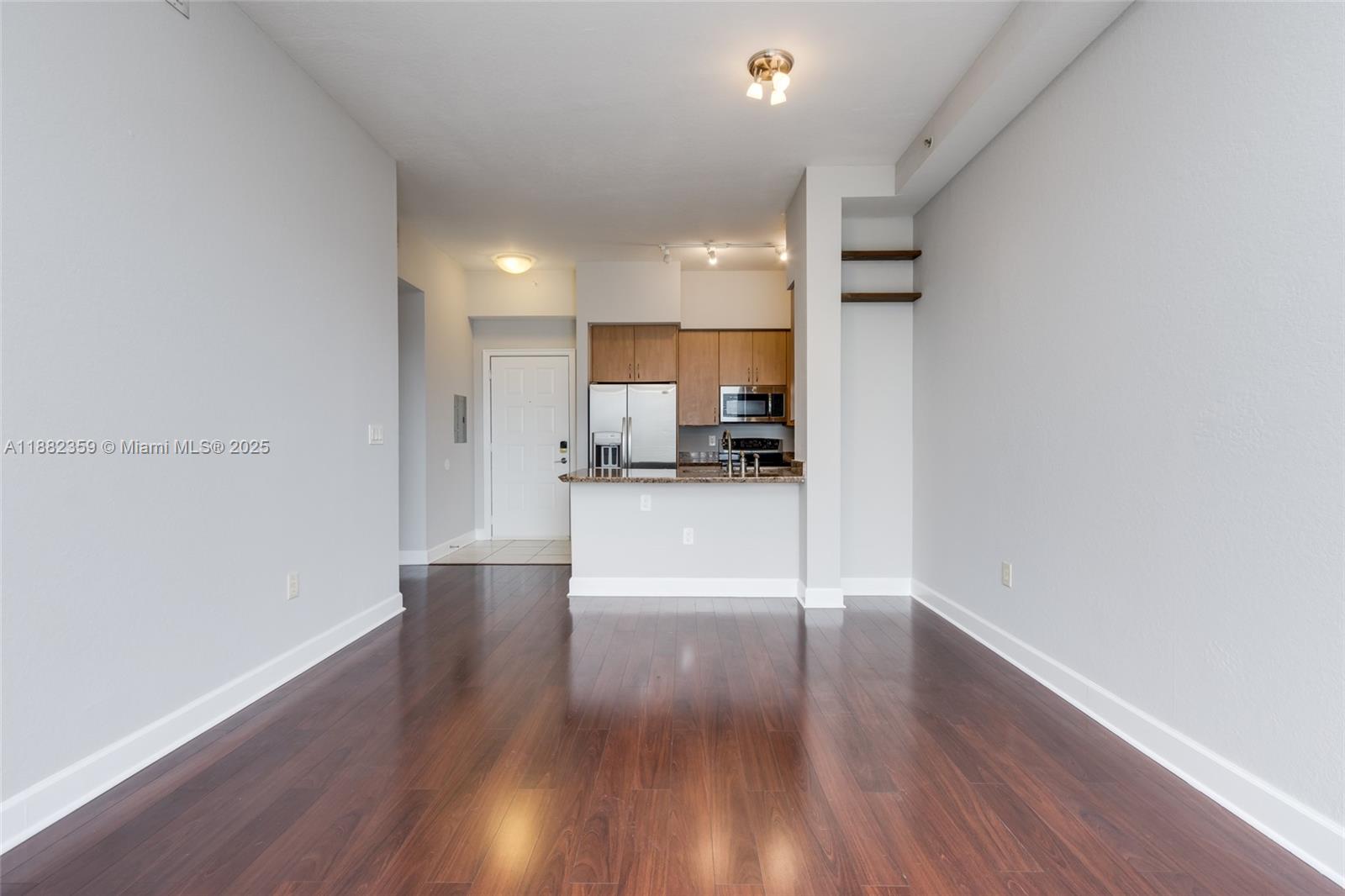 RADIUS CONDO - Residential Lease
