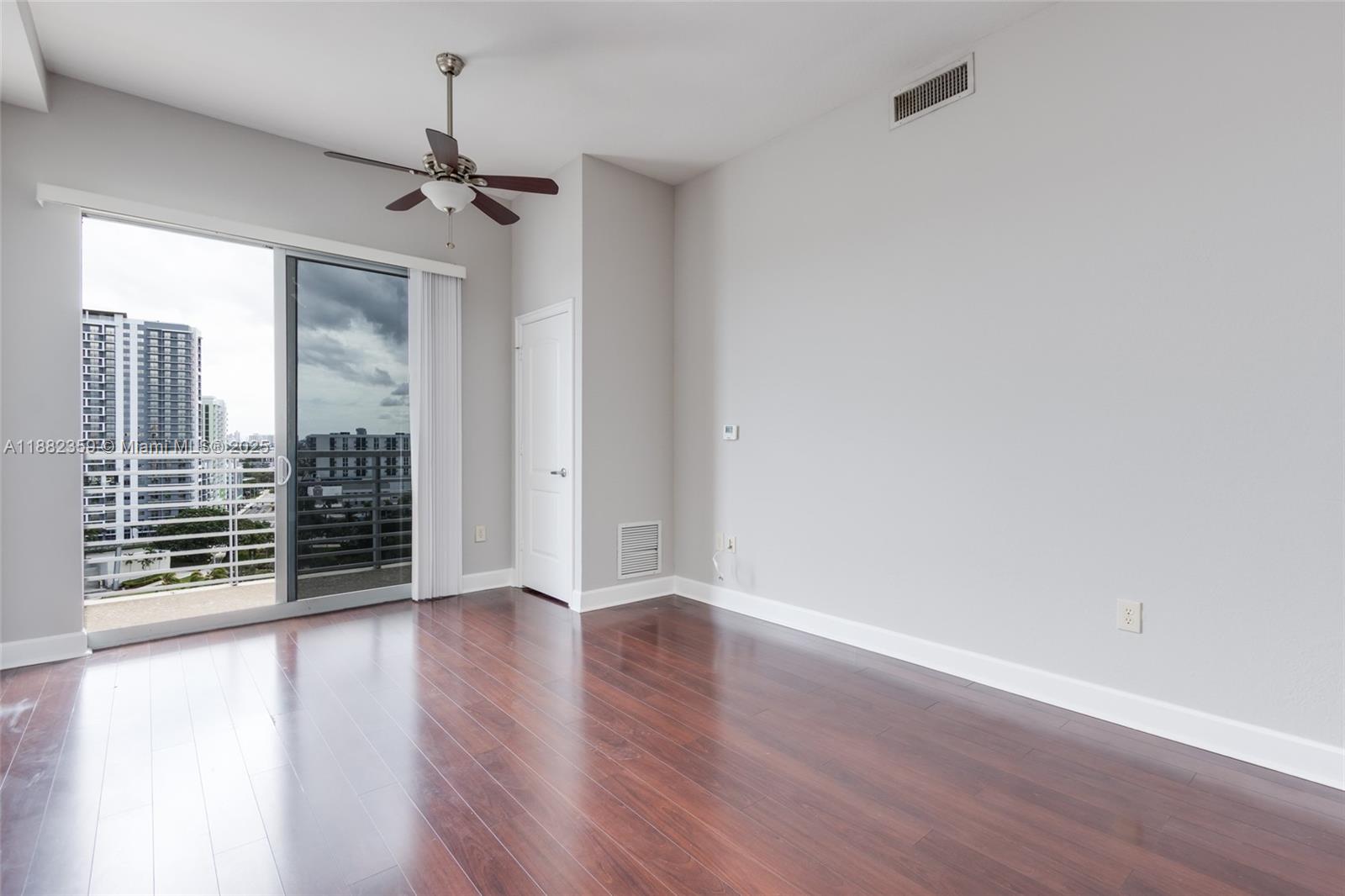 RADIUS CONDO - Residential Lease