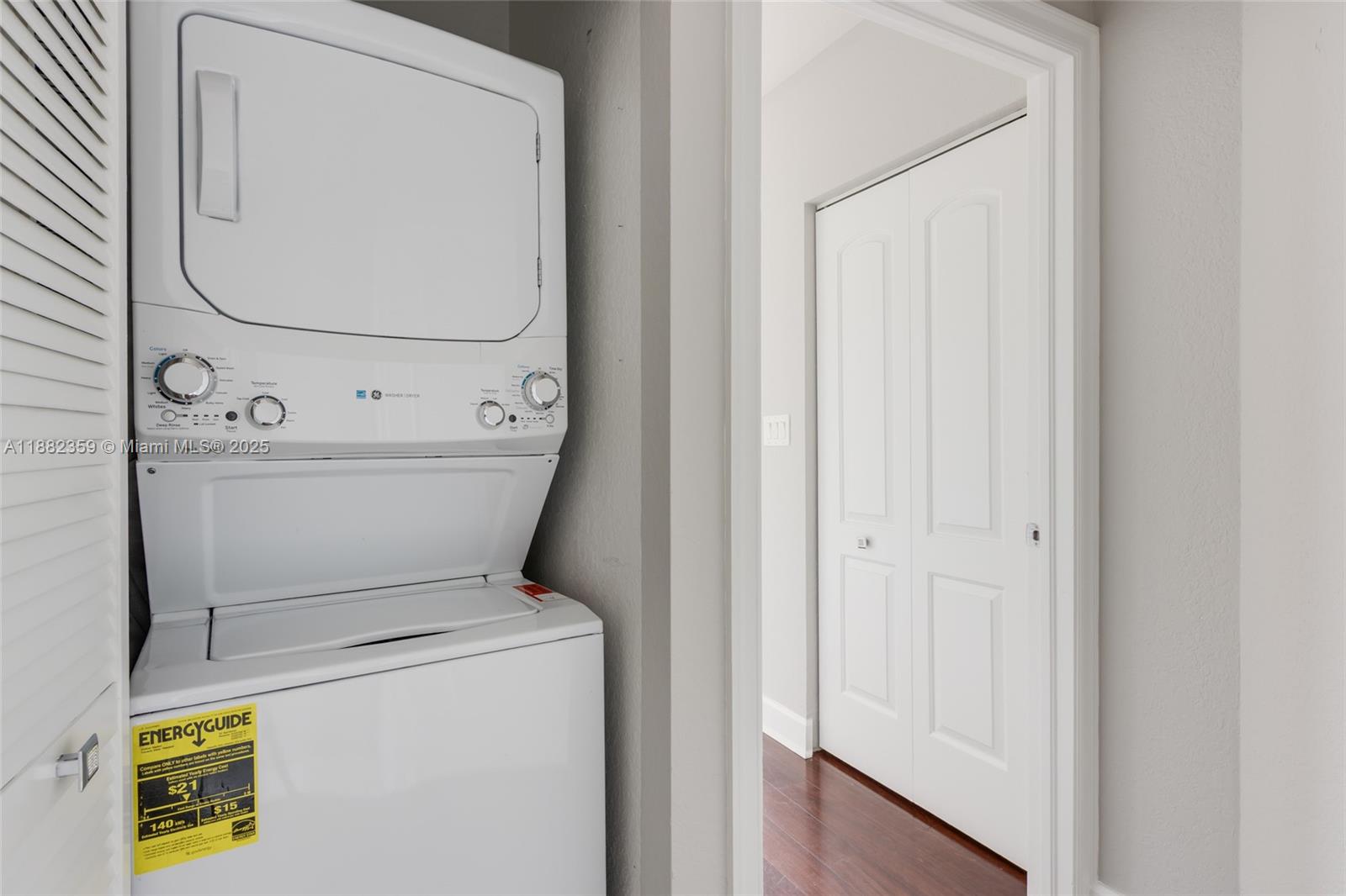 RADIUS CONDO - Residential Lease