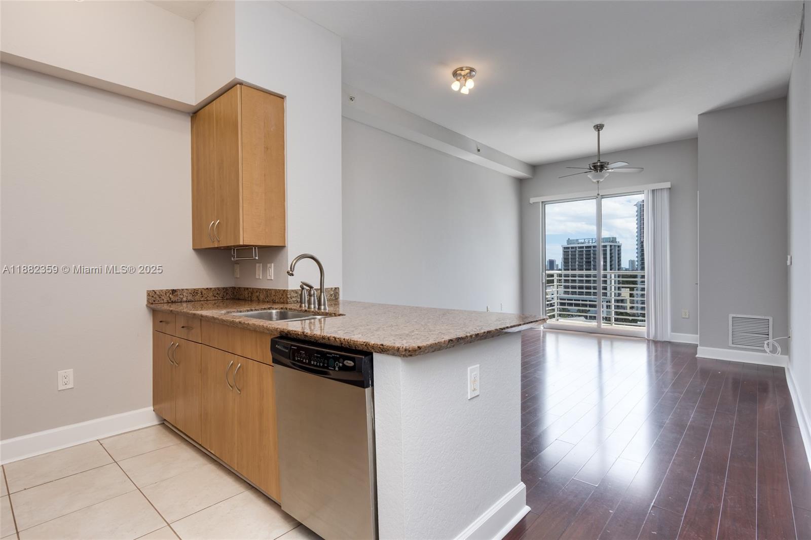 RADIUS CONDO - Residential Lease
