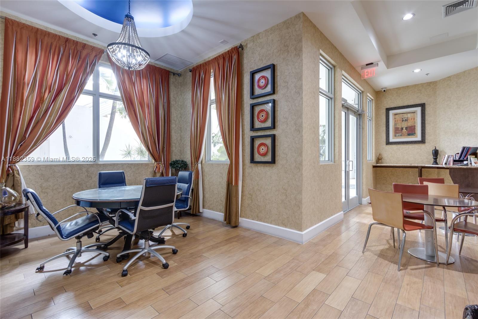 RADIUS CONDO - Residential Lease