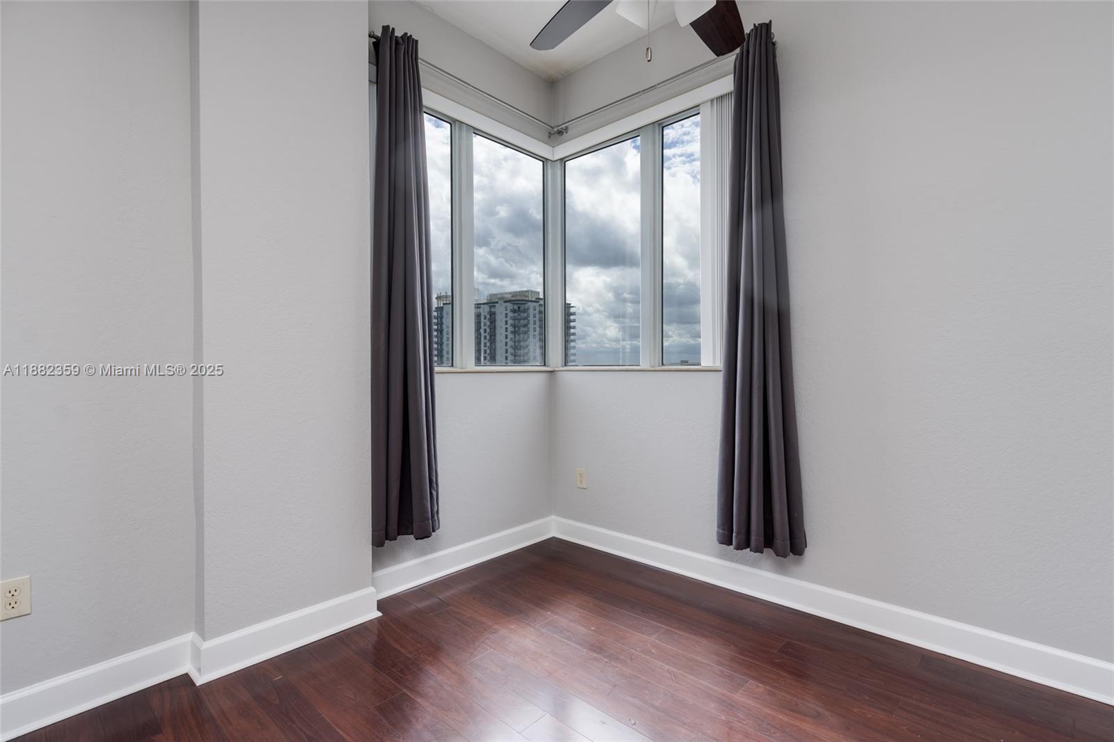 RADIUS CONDO - Residential Lease