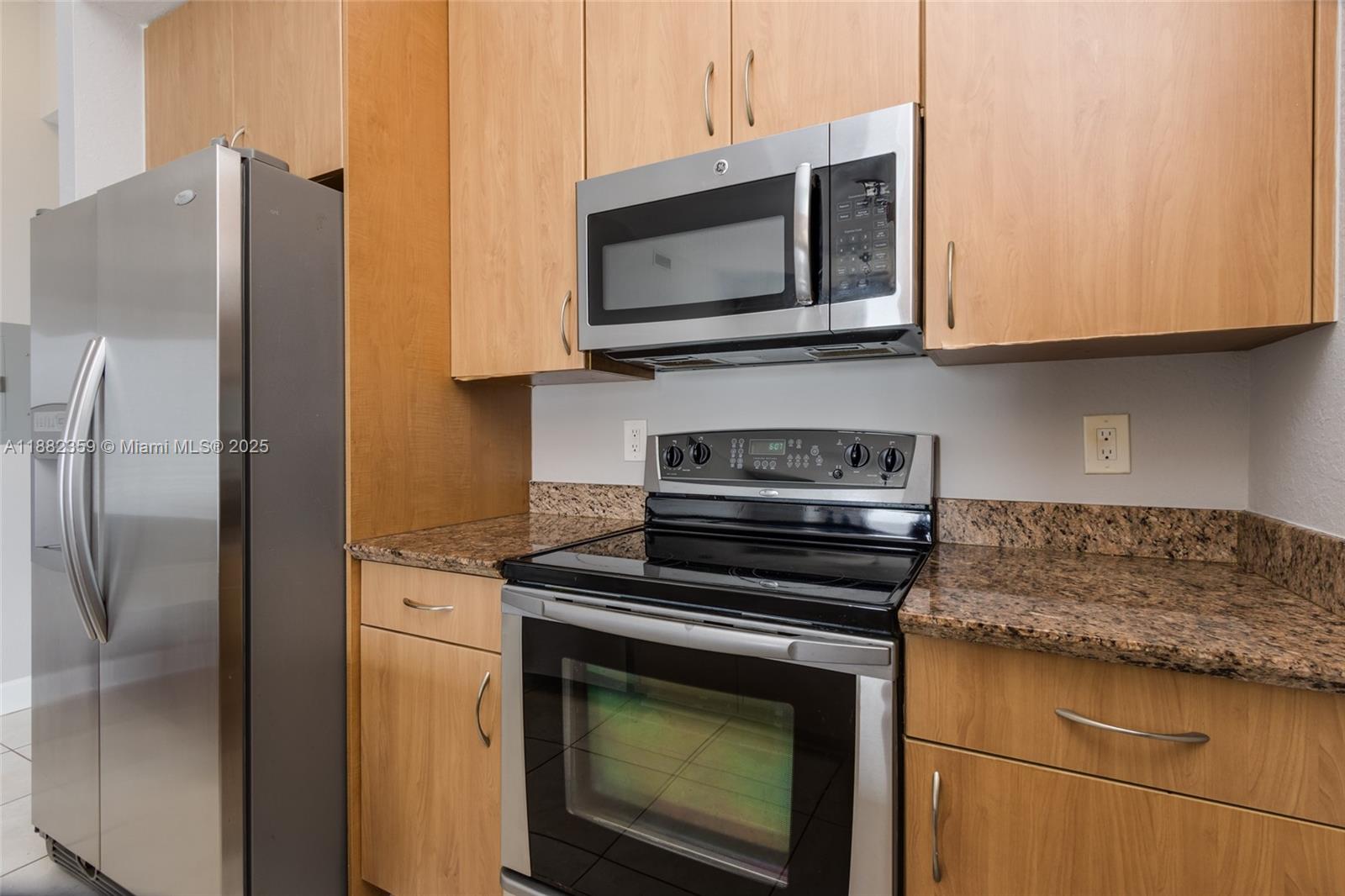 RADIUS CONDO - Residential Lease