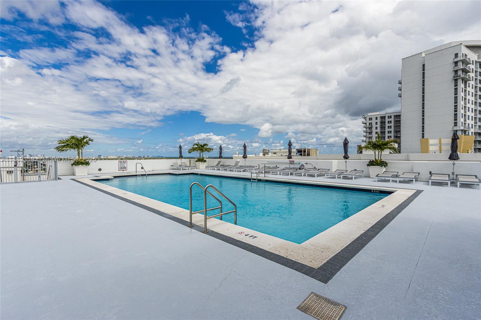 RADIUS CONDO - Residential Lease
